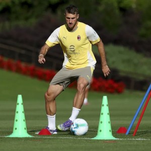 多多28-希门尼斯复查结果良好，即将回归米兰训练|圣地亚哥·希门尼斯|AC米兰|阿姆斯特丹|圣地亚哥-希门尼斯|阿尔瓦罗-希门尼斯_新浪体育_新浪新闻